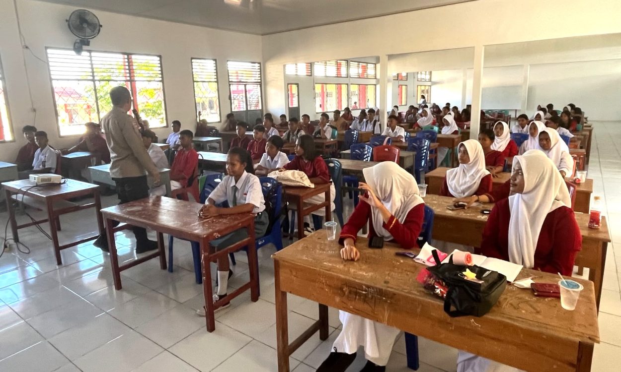 Polres Maluku Tenggara Tingkatkan Pendidikan Karakter Melalui Program Polisi Mengajar