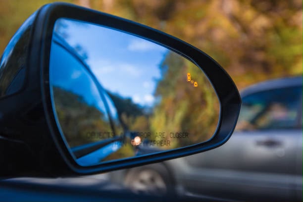 Memahami Perbedaan Blind Spot dan Black Spot untuk Keselamatan Berkendara