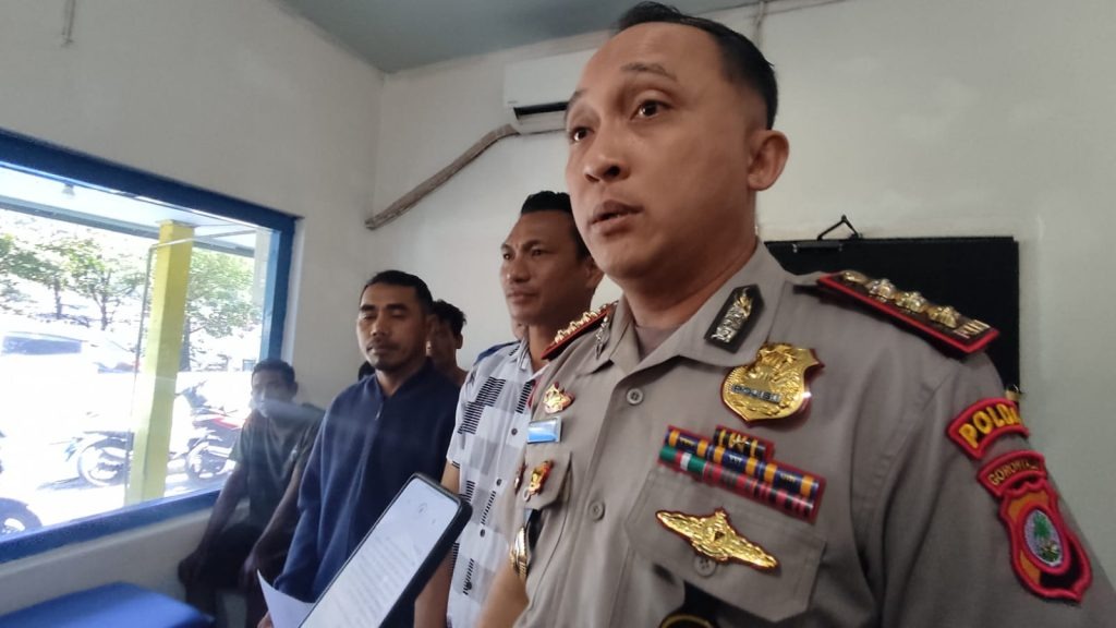 Ditpolairud Polda Gorontalo Serahkan Tiga Korban Hanyut Asal Taliabu ke Keluarga