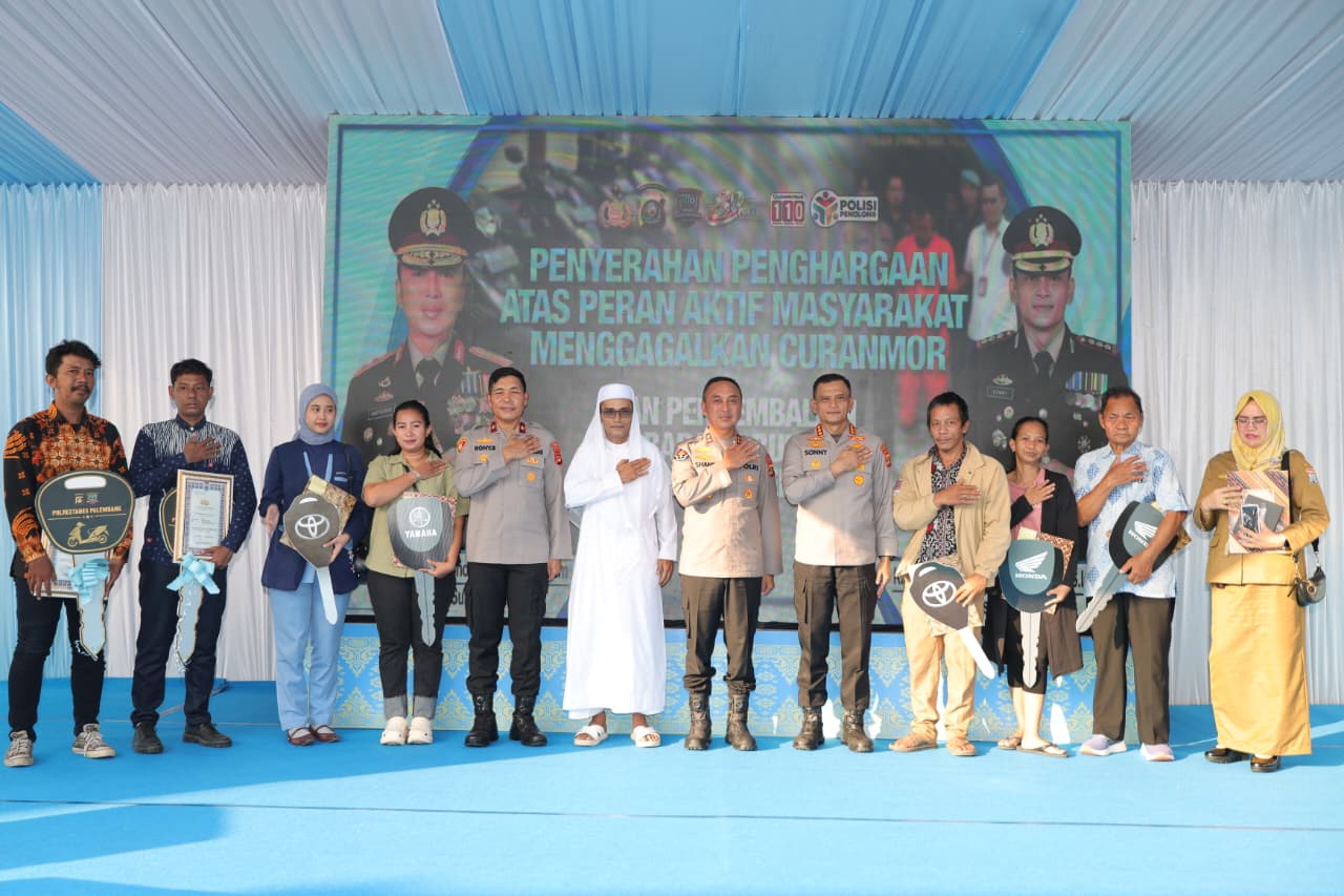 Kapolda Sumsel Serahkan Barang Bukti Kejahatan kepada Korban