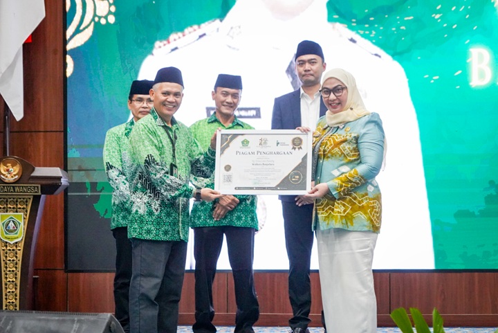 Wali Kota Banjarbaru Raih Penghargaan PGM Award 2026