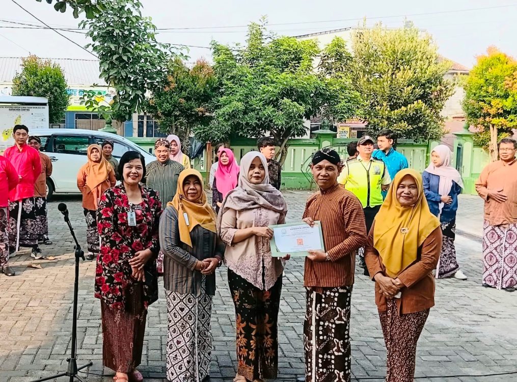 Ariyanti Saputri Raih Penghargaan Pegawai Terajin di Kapanewon Gamping