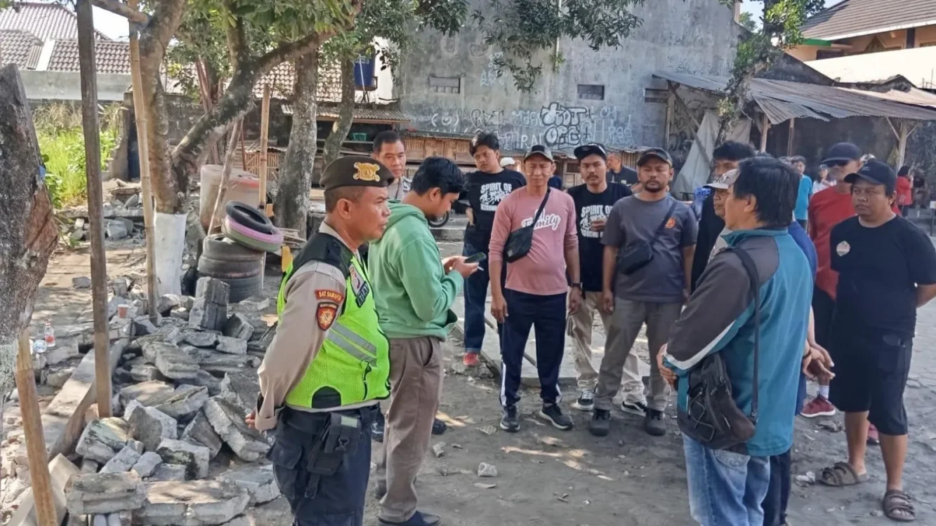 10 Orang Terluka Tertimpa Tembok Sekolah Usai Jalan Sehat HUT RI di Ngaglik Sleman