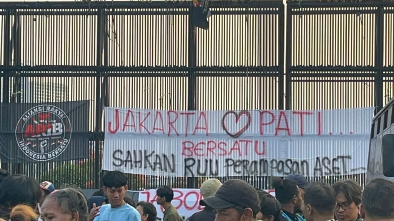 10 tuntutan sekaligus mendesak dibukanya dialog langsung antara massa dan pimpinan DPR RI