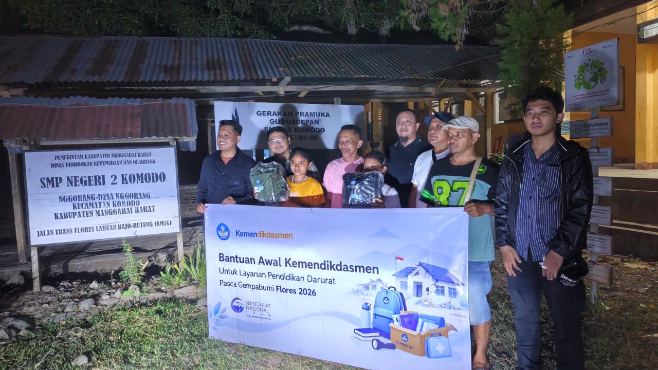 : Bencana yang melanda sejumlah wilayah Nusa Tenggara Timur (NTT) berdampak langsung pada aktivitas pendidikan. Berdasarkan data Satuan Pendidikan Aman Bencana (SPAB) per 19 Agustus 2026, sebanyak 512 satuan pendidikan di tujuh kabupaten terdampak, dengan total 94.452 murid serta 8.755 guru dan tenaga kependidikan. Dari jumlah tersebut, pembelajaran 52.268 murid di 276 satuan pendidikan terganggu karena sekolah diliburkan. (Foto: Dok Kemendikdasmen)