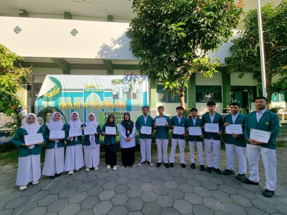 : 61 siswa kelas XII MAN 4 Sleman Tahun Ajaran 2025/2026 dinyatakan lolos seleksi masuk perguruan tinggi negeri tahun 2026.