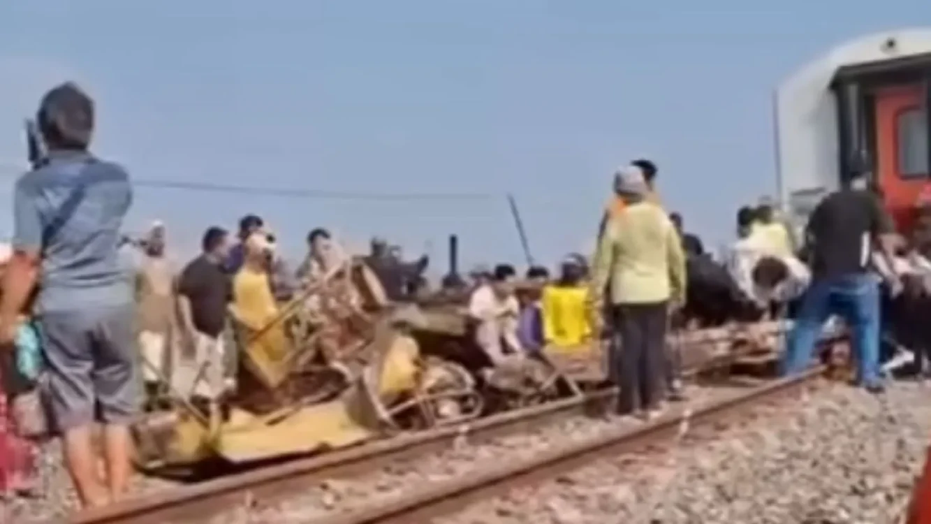 Kesaksian Penumpang KA Ambrawa Express Saat Tabrak Truk Benturan Terasa Sangat Keras