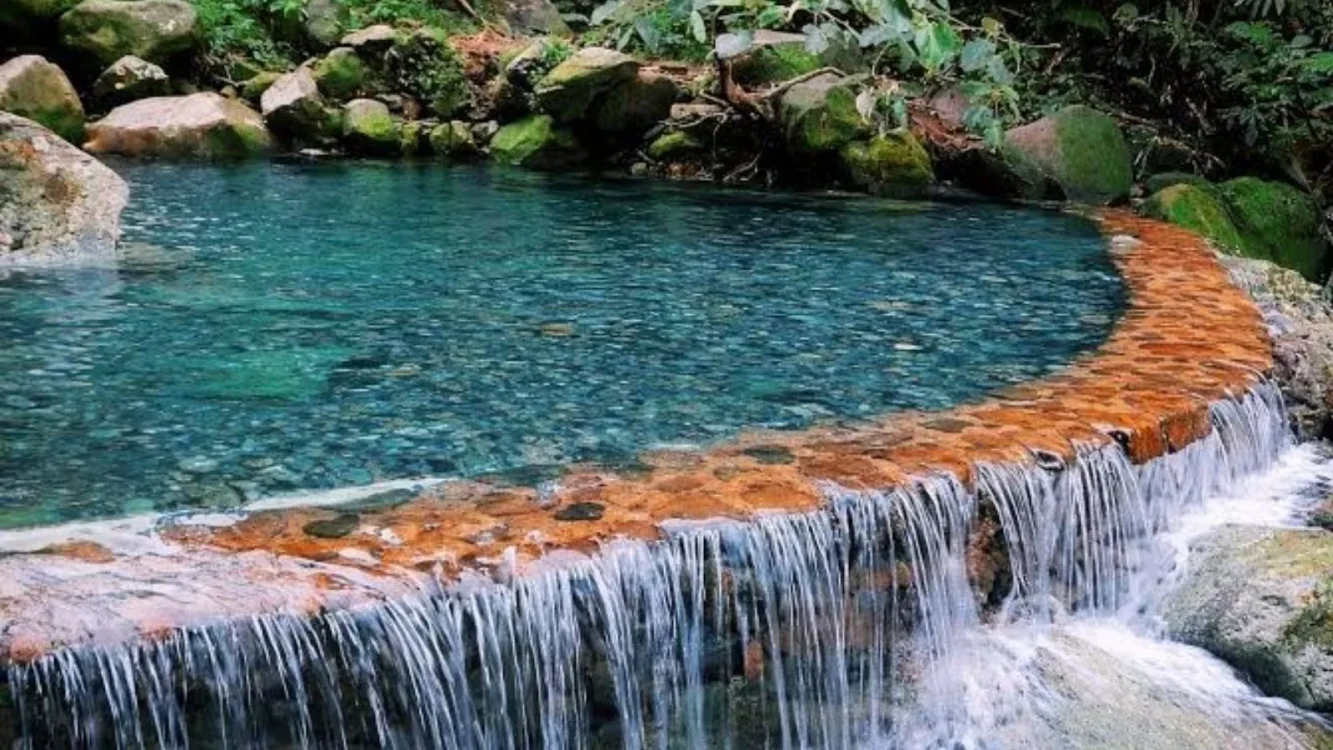Liburan Hemat ke Lembah Tepus Gunung Salak, Bisa Berenang hingga Camping