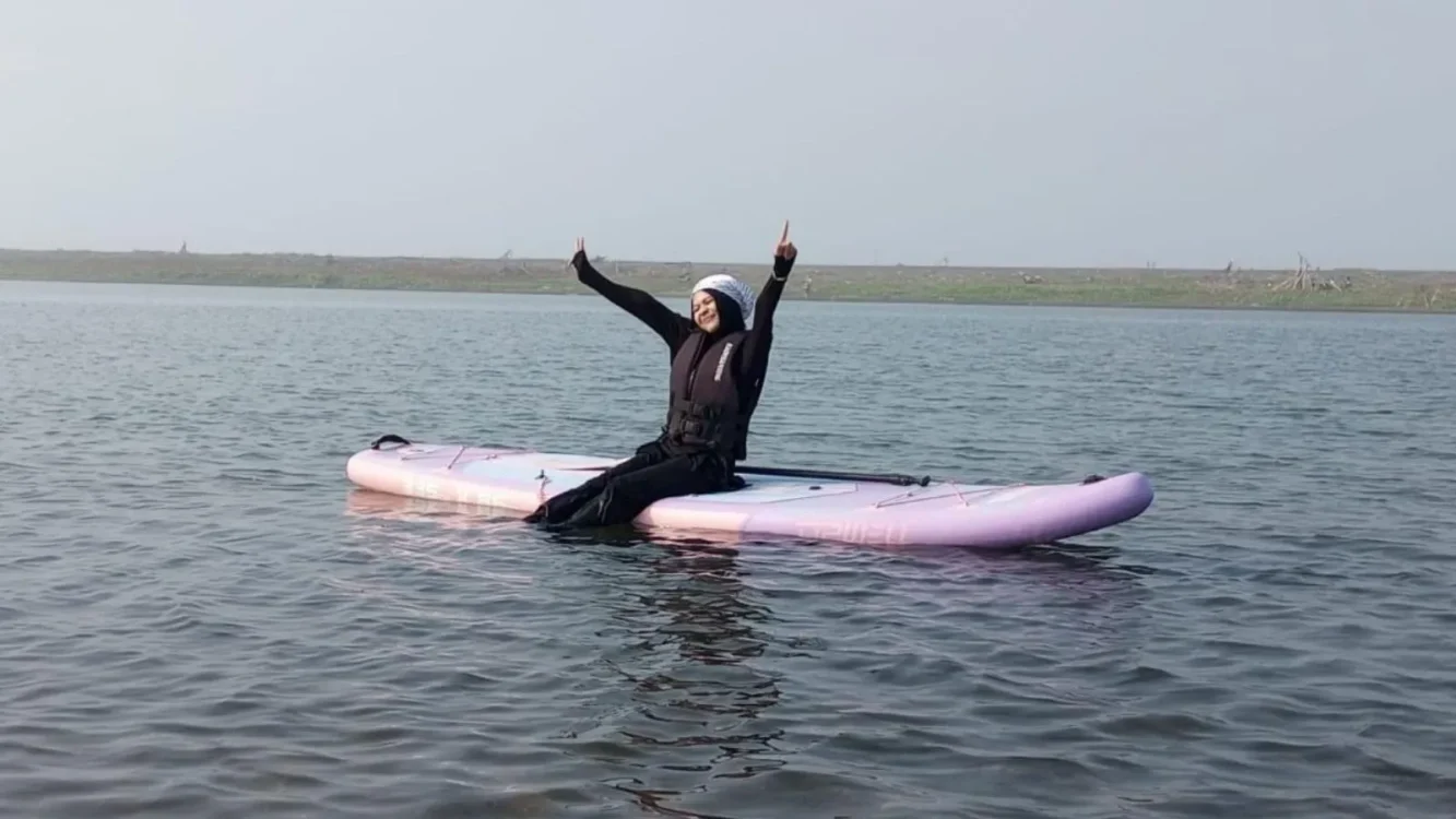 Menikmati Sunrise dengan Paddle Board di Laguna Baros Yogyakarta, Ini Waktu Terbaiknya