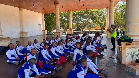 Polantas KARIB Satlantas Ternate Edukasi Paskibra Jadi Pelopor Keselamatan Berlalu Lintas