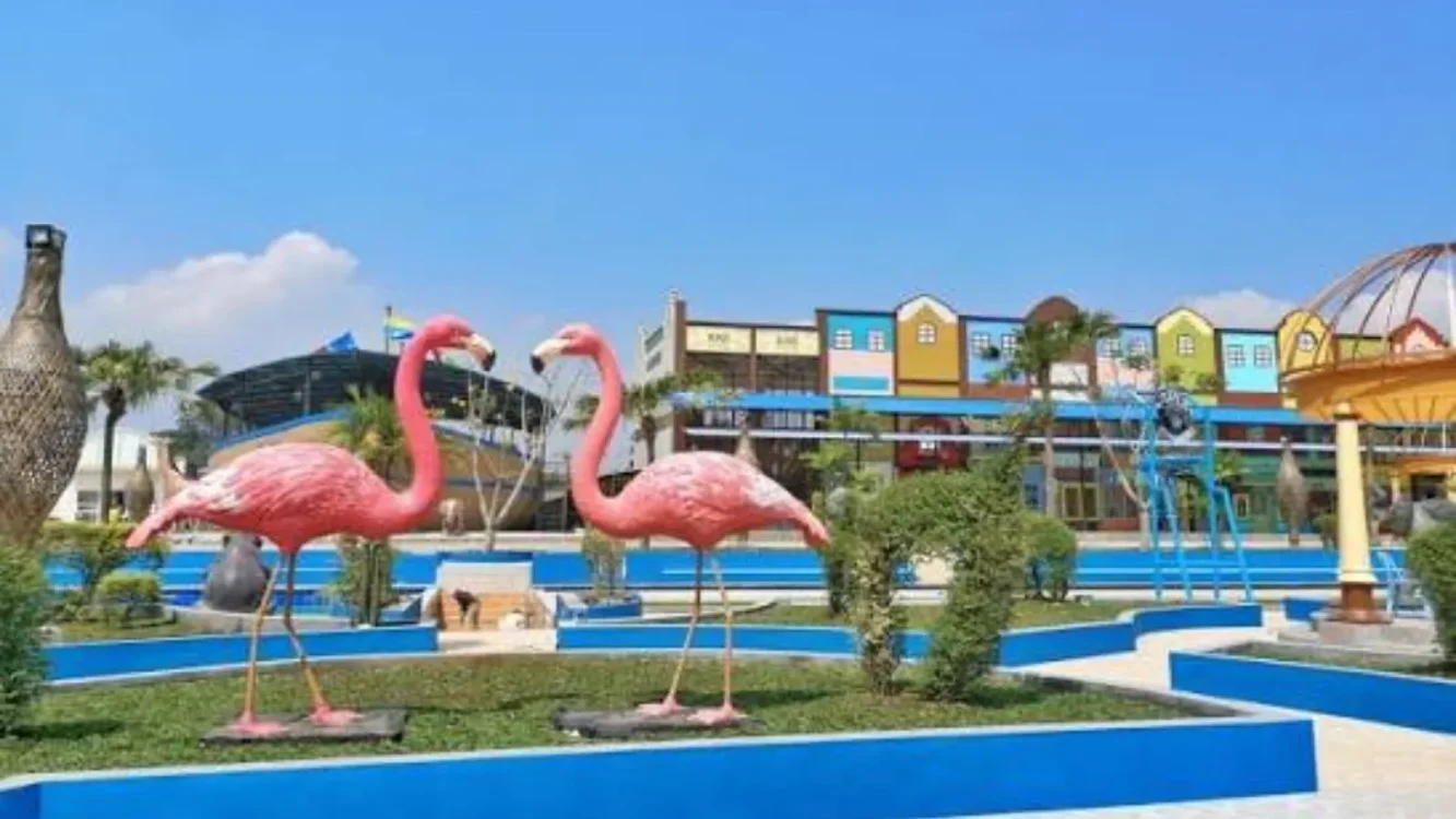 River Walk Boja Kendal Wisata Rp30 Ribuan dengan Waterpark, Bird House dan Spot Foto