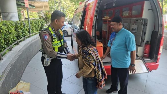 Aksi Humanis, PJR Jatim Buka Jalan hingga Kawal Ambulans Menuju RS Dr Soetomo