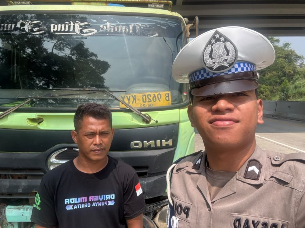 Aksi Humanis Polantas KARIB, PJR Borr-Bocimi Sigap Bantu Pengemudi