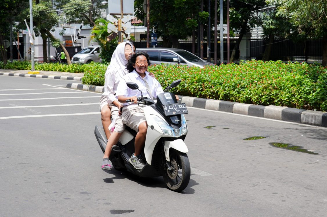 Anak di Bawah Umur Naik Motor? Ini Risiko dan Aturan yang Harus Diketahui