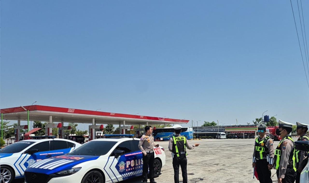 Antisipasi Kepadatan Lalin, Satlantas Ngawi Siapkan Pengamanan Overland Lintas Negara di Rest Area 575A