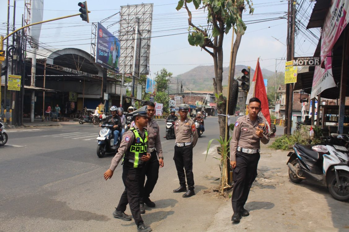 Antisipasi Kepadatan Lalu Lintas, Ditlantas Polda Jatim Monitoring dan Evaluasi Troublespot di Trenggalek