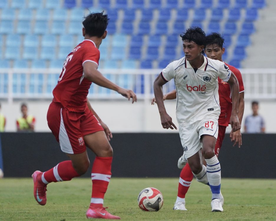 Arema FC Petik Kemenangan 2-0 Atas Deltras Sidoarjo dalam Latihan Bersama