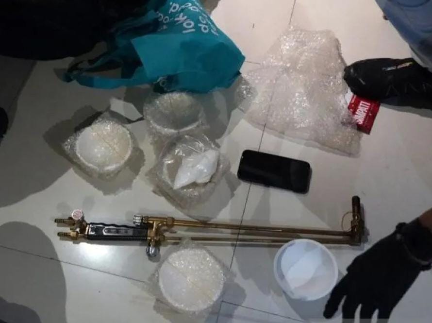 Bareskrim Berhasil Ungkap Sindikat Penyelundupan Emas Ilegal ke Hong Kong, Modusnya Tempel di Tubuh