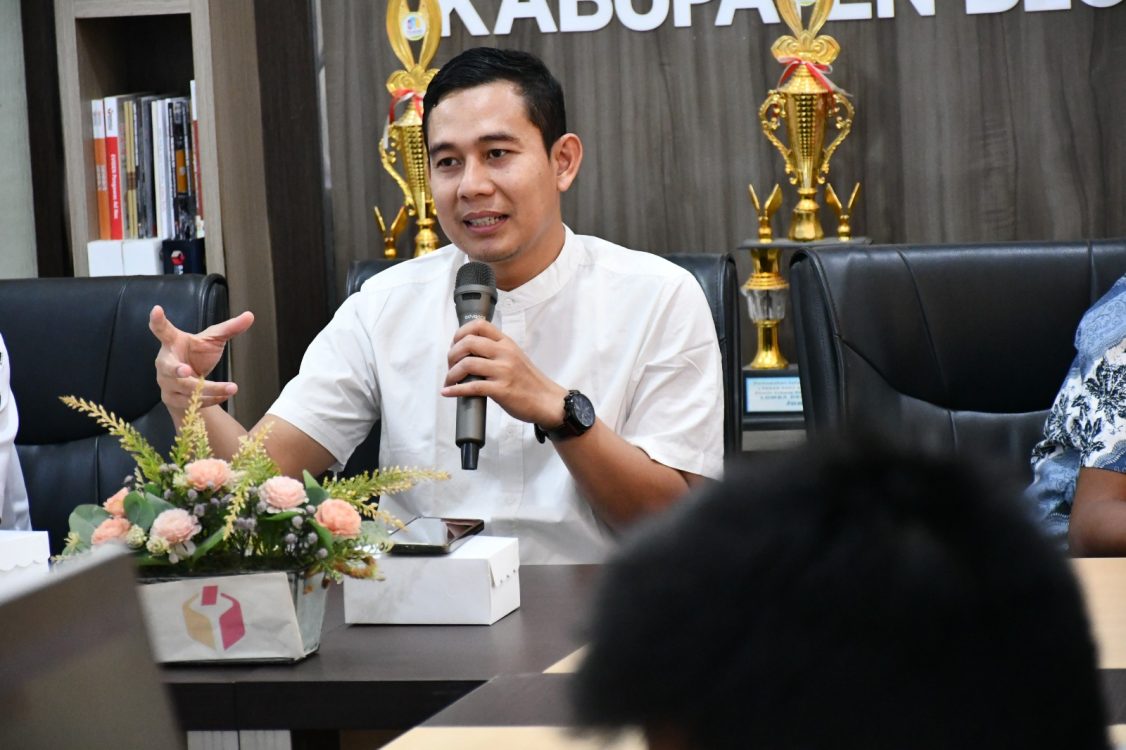 : Ketua Badan Pengawas Pemilihan Umum Blora Andyka Fuad Ibrahim dalam rapat evaluasi penanganan pelanggaran pemilihan kepala daerah. Foto: Mc. Blora.