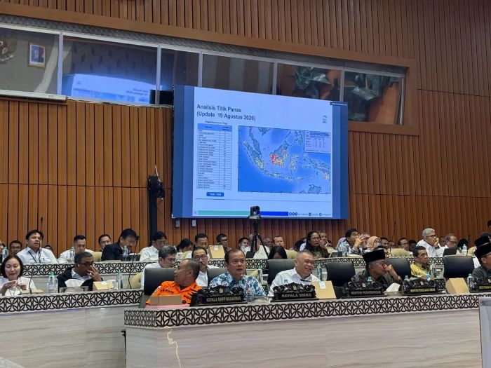 : Kepala BMKG Teuku Faisal Fathani dalam rapat bersama Komisi V DPR RI, Kamis (20/8/2026). (Foto: BMKG)