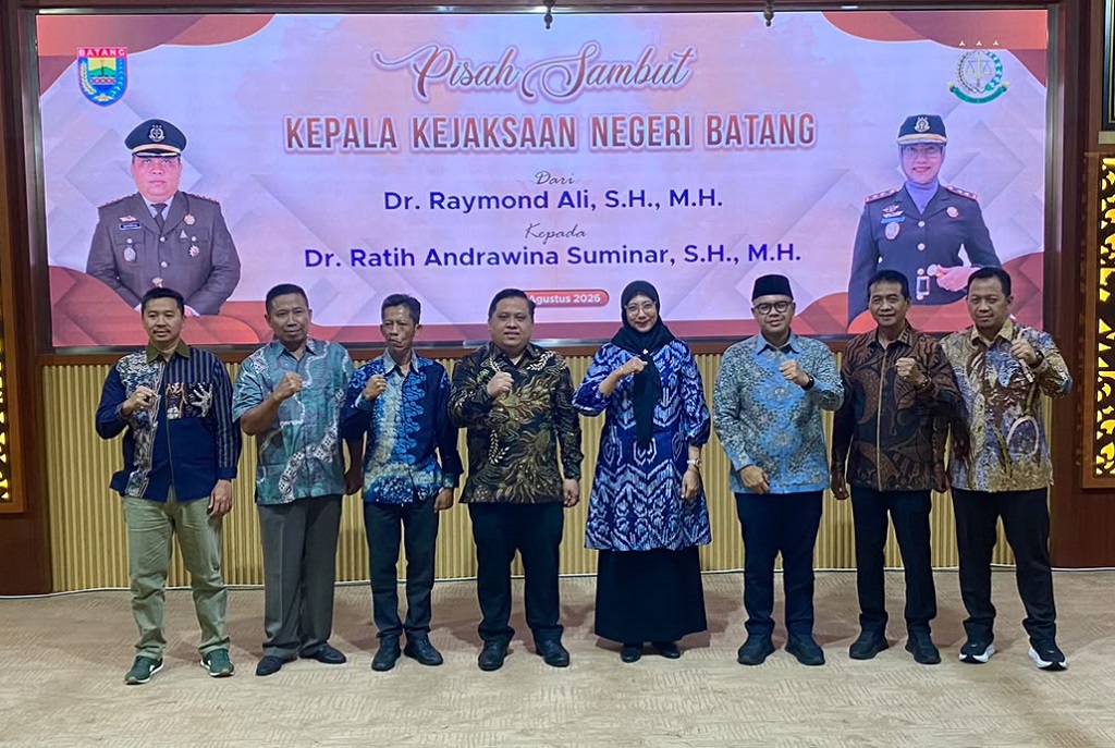 : Pemkab Batang menggelar pisah sambut Kajari baru di Aula Bupati Batang, Kabupaten Batang.