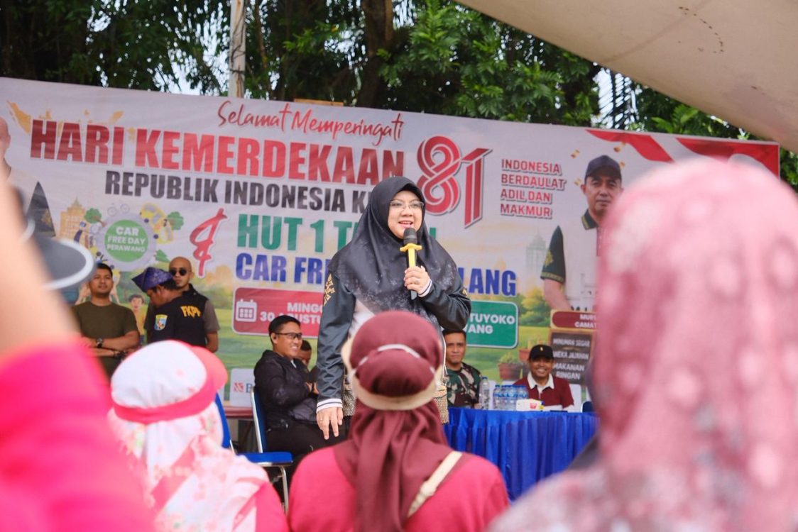 : Bupati Siak Afni Z saat menghadiri sosialisasi pencegahan Karhutla yang digelar Tim Mabes TNI bersama 14 siswa Pendidikan Reguler (Dikreg) Seskoad pada kegiatan CFD di Taman Motuyoko, Kecamatan Tualang, Minggu (30/8/2026)/ (Ejo MC Siak)