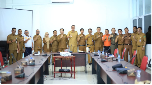 : Wakil Bupati Kepulauan Meranti, Muzamil Baharudin, dalam rapat koordinasi penanganan karhutla.