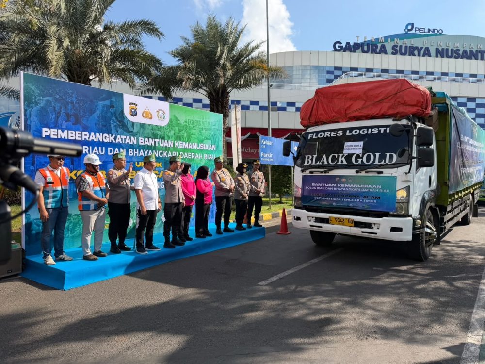 Dari Bumi Lancang Kuning, Polda Riau Salurkan 60 Ton Bantuan ke NTT