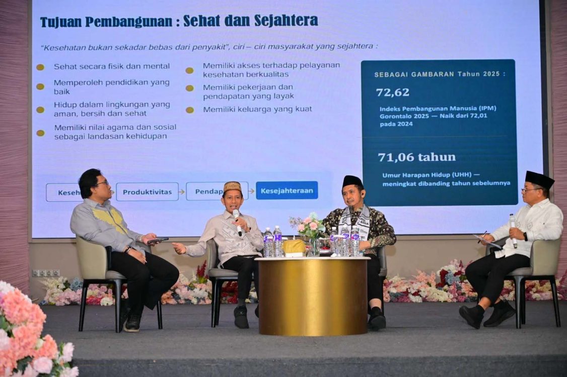 : Kepala Dinas Kesehatan Provinsi Gorontalo, dr.Anang S.Otoluwa saat memberikan materi dalam dialog kebangsaan yang digelar oleh Wahdah Islamiyah Gorontalo, Senin (10/8/2026). (foto Wawan)