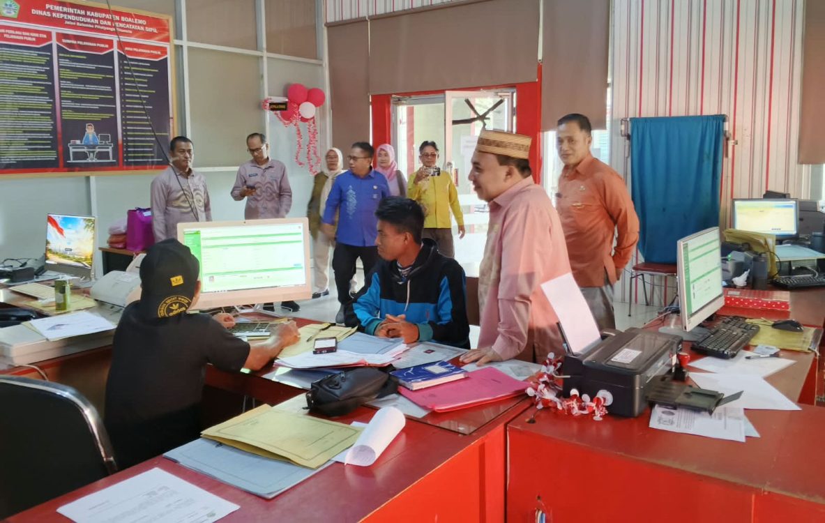 : Dinsos Dukcapil Provinsi Gorontalo melakukan koordiansi distribusi blangko KTP-el dan monitoring pelayanan administrasi kependudukan di tingkat kabupaten/kota. (foto Owan)
