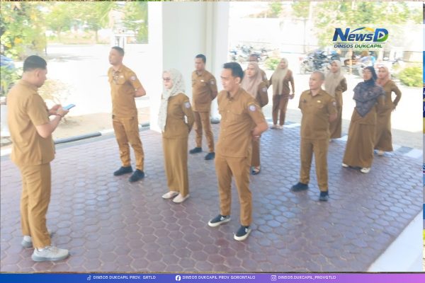 : pegawai Dinsosdukcapil Provinsi Gorontalo mulai menggelar latihan sebagai komitmen untuk menggelorakan semangat juang anak bangsa.. (foto Owan)