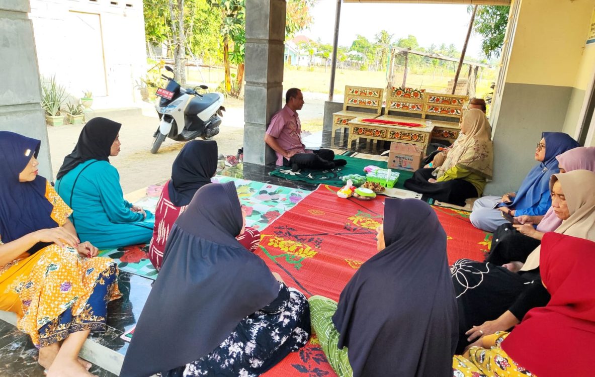 : DKPTPH Provinsi Gorontalo saat berkoordinasi dan mendampingi Kelompok tani, Jumat (28/8/2026). (foto: mcgorontaloprov/ Oman)