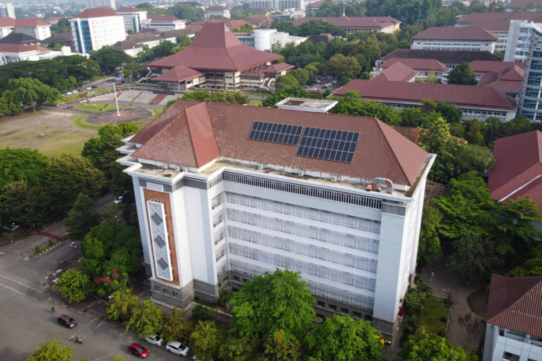 Dorong Pemanfaatan Energi Surya di Kampus dan Lokasi Pengabdian, UGM Raih Penghargaan Indonesia Solar Award 2026