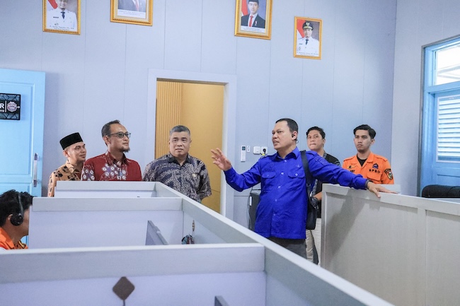 : Anggota DPRD Kabupaten Bengkalis Hendra kunjungan studi banding ke sekretariat TRC Pekanbaru Aman 112. - Foto: Mc.Pekanbaru