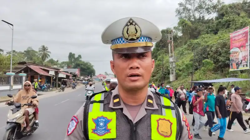 Dukung Kick Off HUT ke-81 RI, Satlantas Teluk Bintuni Atur Arus agar Aktivitas Warga Tetap Lancar
