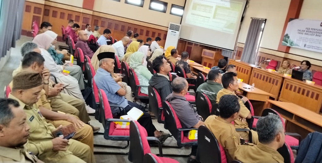 : KUPS Batang menggelar FGD penyusunan IAD di Ruang Rapat Pagilaran Bapperida Batang, Kabupaten Batang.