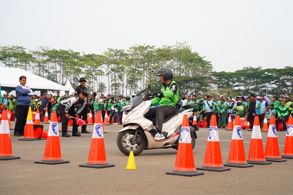 Gebyar Keselamatan Lalu Lintas, Korlantas Polri Perkuat Edukasi Keselamatan ke Pengemudi Ojol