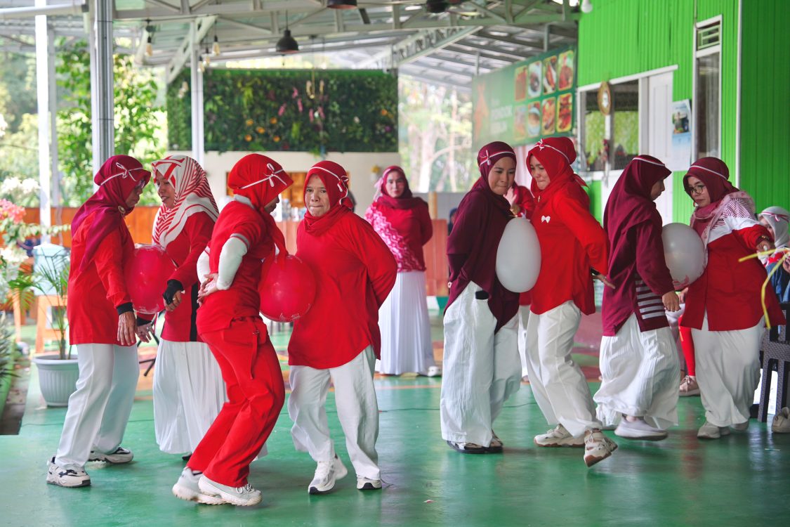 : Lomba balon mewarnai semangat kemerdekaan HUT ke-81 RI yang digelar GOW Balangan.