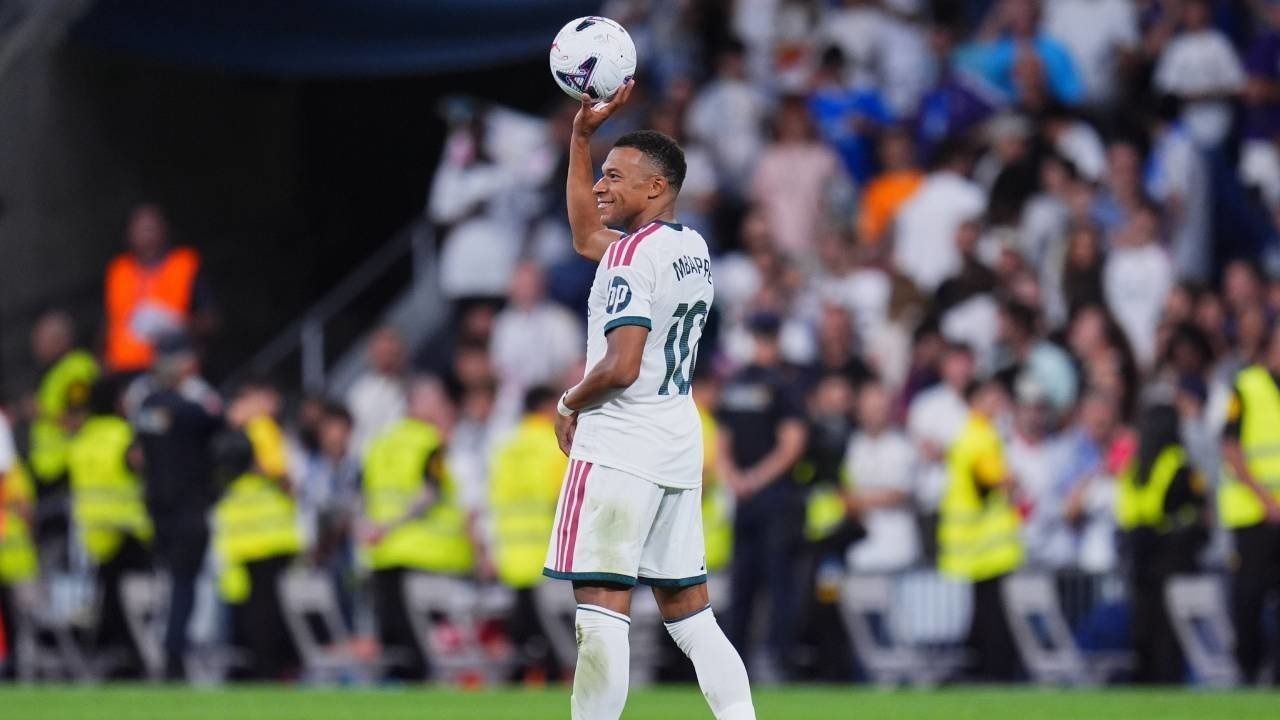 Hattrick Kylian Mbappe Buat Pelatih Jose Mourinho Terpesona