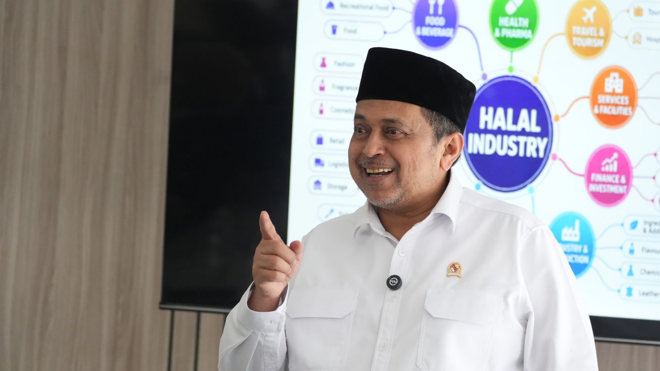 : Peringatan Maulid Nabi Muhammad SAW menjadi momentum untuk meneladani akhlak Rasulullah dalam kehidupan sehari-hari. BPJPH mengajak masyarakat membangun kesadaran memilih produk halal dan thayyib sebagai bagian dari gaya hidup yang bertanggung jawab. (Foto: Humas BPJPH)