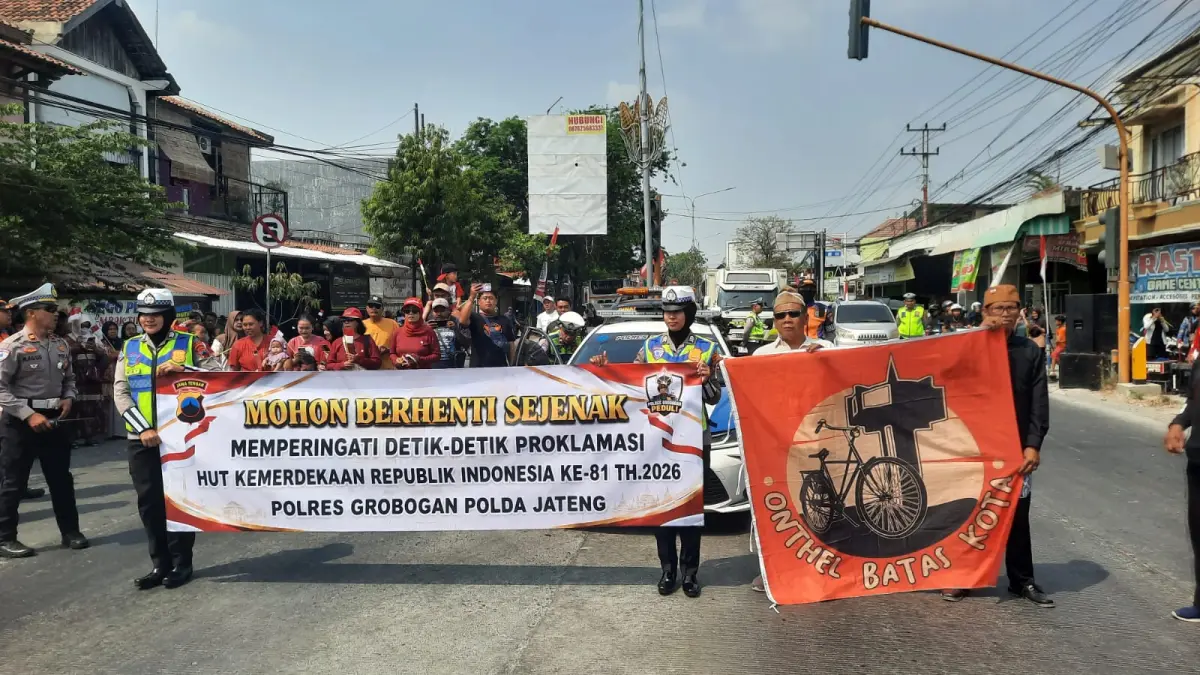 Hormat Merah Putih di Simpang Danyang, Satlantas Grobogan Ajak Pengendara Tertib Berlalu Lintas