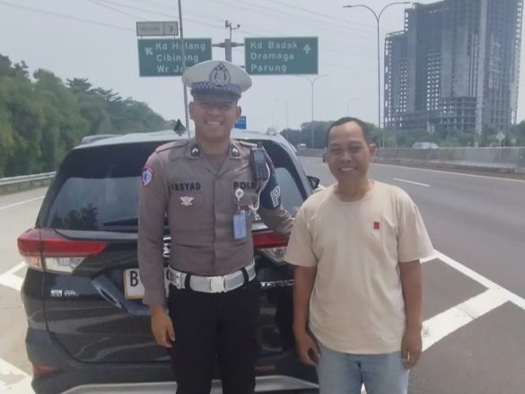 Humanis! Polantas KARIB Bantu Pengemudi Terios yang Tersesat di Kedung Halang Bogor