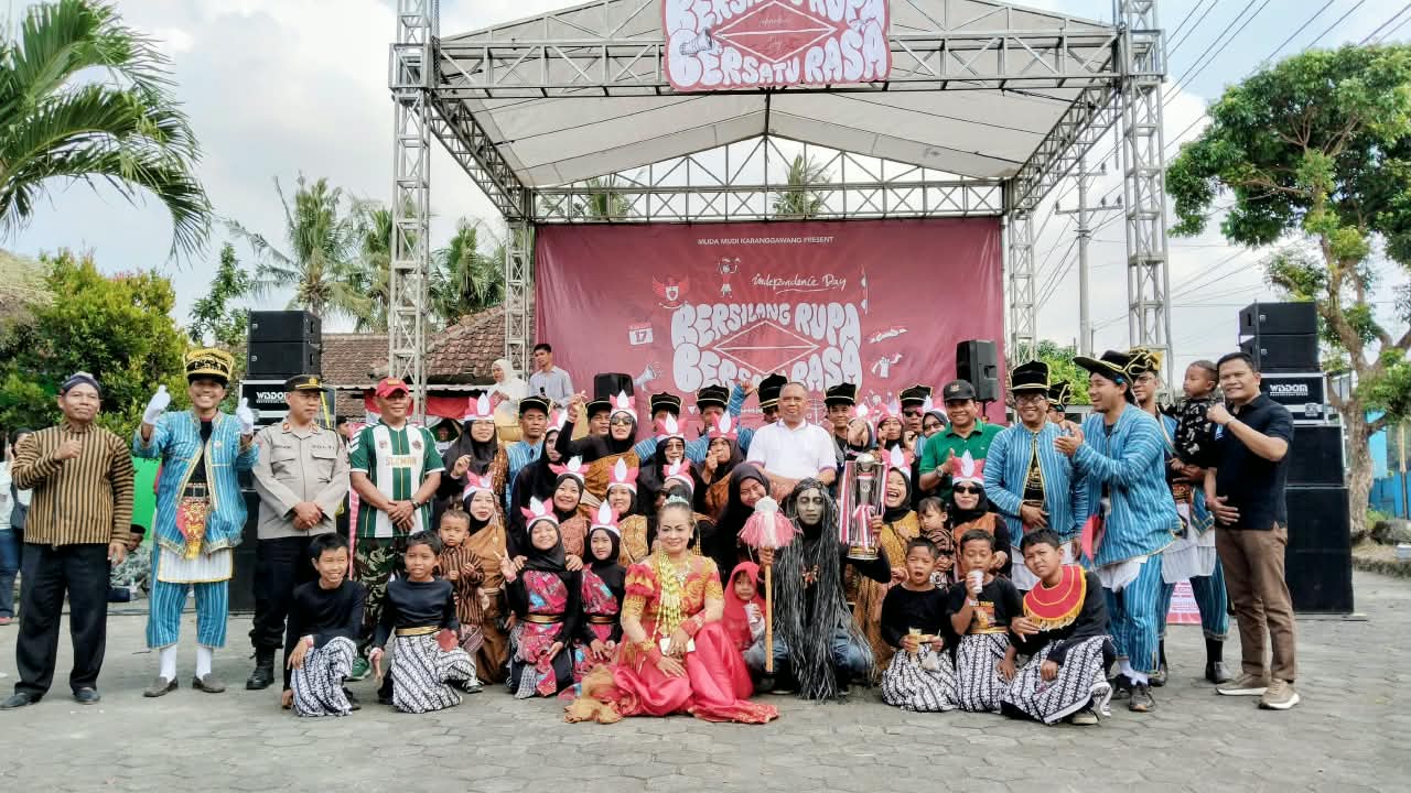 : Menjaga kerukunan dan kebersamaan di tengah keberagaman merupakan modal sosial utama dalam merawat kemerdekaan sekaligus mempercepat pembangunan daerah. Bupati Sleman ingatkan warga pentingnya persatuan, Minggu (23/8/2026).