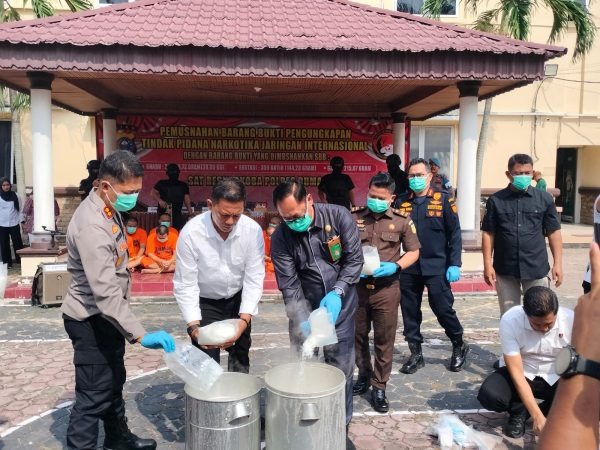 Polres Dumai Musnahkan 30,80 Kilogram Sabu dari Jaringan Internasional