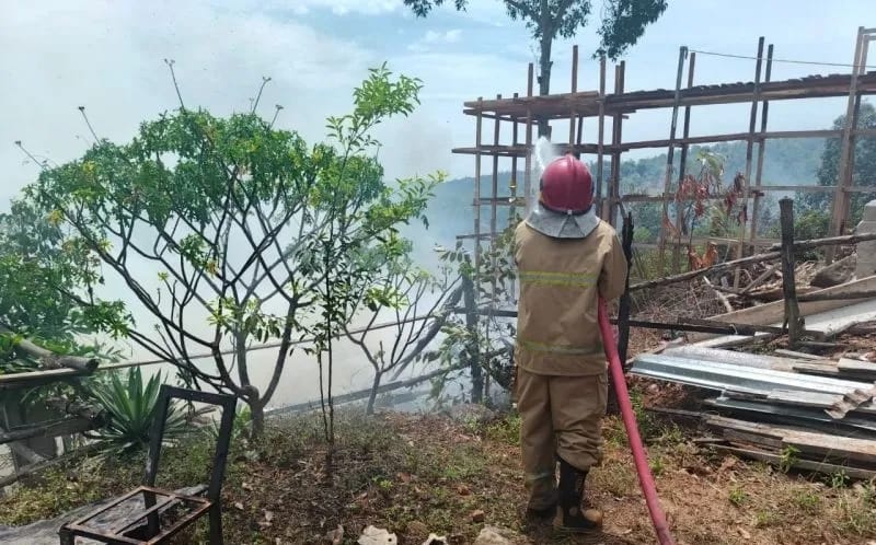 Tim Gabungan Berhasil Padamkan Kebakaran 10 Hektare di Aceh Besar