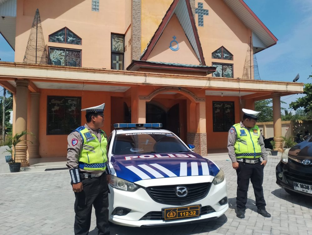 Jaga Keamanan Ibadah, Satlantas Polres Langkat Patroli Sejumlah Gereja di Stabat