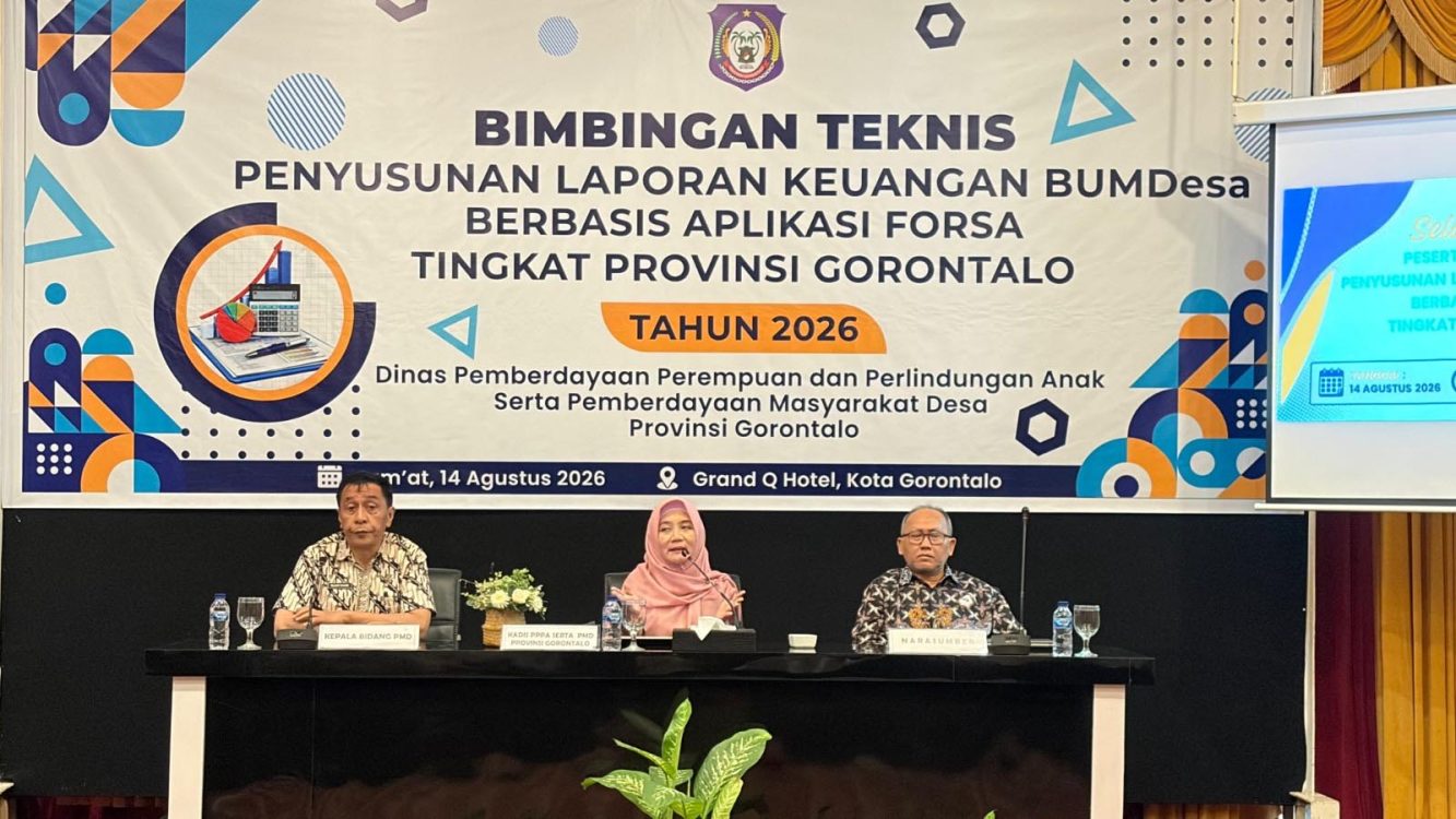 : Kepala Dinas Pemberdayaan Perempuan dan Perlindungan Anak serta Pemberdayaan Masyarakat dan Desa (PPPA-PMD) Provinsi Gorontalo, Yana Yanti Suleman, (tengah). (foto Fahmi)
