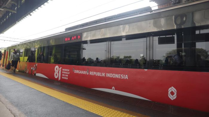 : LIvery Hari Ulang Tahun (HUT) ke-81 Kemerdekaan Republik Indonesia pada sejumlah rangkaian kereta api antarkota untuk menyemarakkan Bulan Kemerdekaan. (PT KAI)