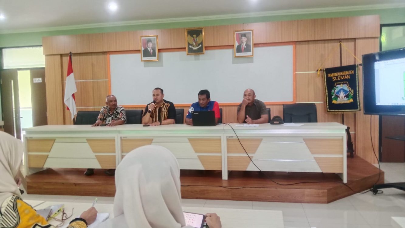 : Pelestarian olahraga tradisional serta penguatan silaturahmi antaranggota kelompok wanita tani menjadi sarana efektif dalam membina kebugaran dan kebersamaan warga. KPOTI Moyudan menggelar *technical meeting* gobak sodor, Selasa (18/8/2026).