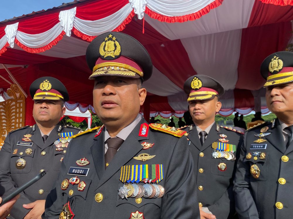 : Kepala Kepolisian Daerah (Kapolda) Aceh, Irjen Pol. Ruddi Setiawan saat menyampaikan keterangan usai mengikuti upacara peringatan HUT ke-81 Kemerdekaan Republik Indonesia di Lapangan Blang Padang, Banda Aceh, Senin (17/8/2026).